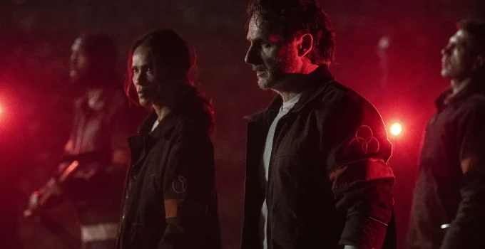 Rick, Pearl e outros utilizando a roupa da CRM em uma possível missão em cena do Episódio 1 de The Walking Dead: The Ones Who Live.