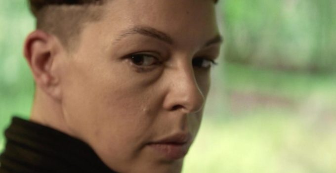 Jadis com um orlhar misterioso e um novo visual em imagem do trailer da 2ª temporada de TWD World Beyond.